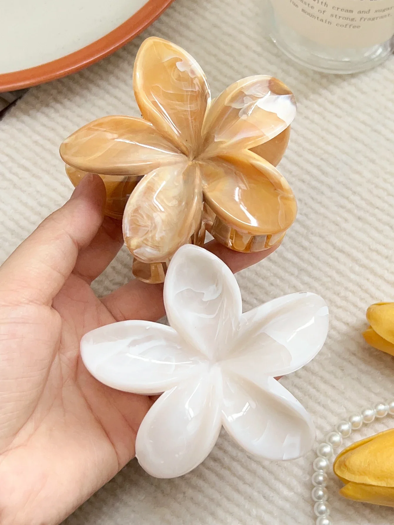 Hawaiian Flower Claw Clip - Image 5