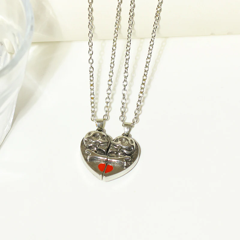 Punk Retro Skull Pendant Halloween Necklace Heart-shaped Magnetic Stitching Love Skull Couple Necklace - Image 8