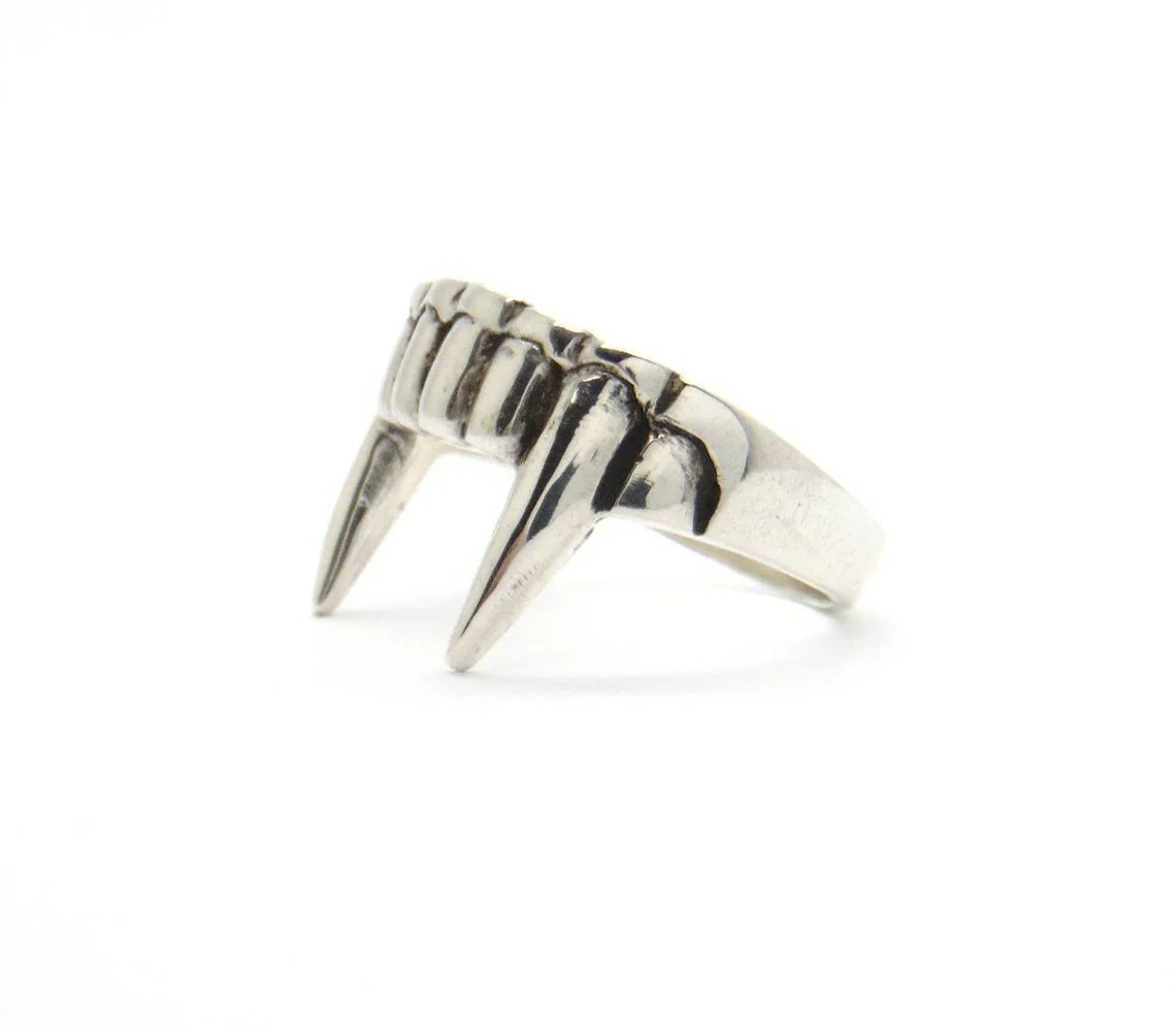 Vampire Personality Teeth Retro Men's And Women's Alloy Ring - Image 3